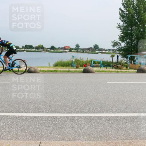 21.06.2025 - 27. Vierlanden-Triathlon H.Heesch http://msf.ph/oto/8016028 15.06.2025 11:55:52 Radfahren 699, 779 meine-sportfotos.de