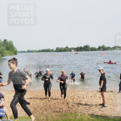 21.06.2025 - 27. Vierlanden-Triathlon MichiJ http://msf.ph/oto/8016050 15.06.2026 10:16:56 Schwimmen 471, 484, 501, 551, 566, 595, 610, 633 meine-sportfotos.de