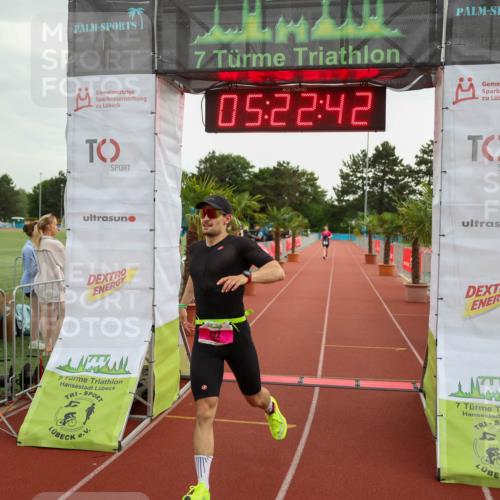 15.06.2025 - 7 Türme Triathlon Michael Strokosch http://msf.ph/oto/8016052 15.06.2025 15:22:41 Ziel 272 meine-sportfotos.de