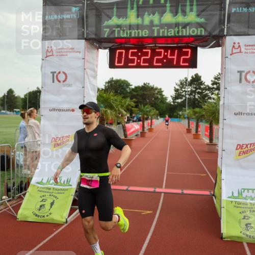 15.06.2025 - 7 Türme Triathlon Michael Strokosch http://msf.ph/oto/8016054 15.06.2025 15:22:41 Ziel 272 meine-sportfotos.de
