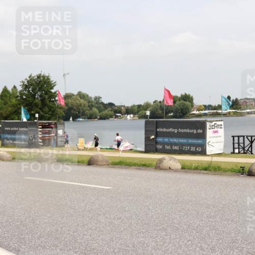 21.06.2025 - 27. Vierlanden-Triathlon H.Heesch http://msf.ph/oto/8016072 15.06.2025 12:04:28 Radfahren 792, 804, 901, 904, 954 meine-sportfotos.de