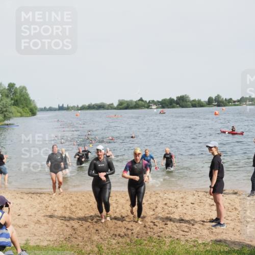 21.06.2025 - 27. Vierlanden-Triathlon MichiJ http://msf.ph/oto/8016083 15.06.2026 10:16:56 Schwimmen 471, 484, 501, 551, 566, 595, 610, 633 meine-sportfotos.de