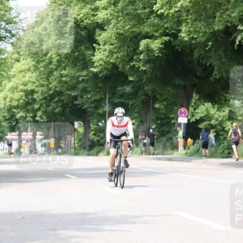15.06.2025 - 7 Türme Triathlon Yannick Fuchs http://msf.ph/oto/8016088 15.06.2025 13:29:06 Radfahren 653, 680, 833 meine-sportfotos.de