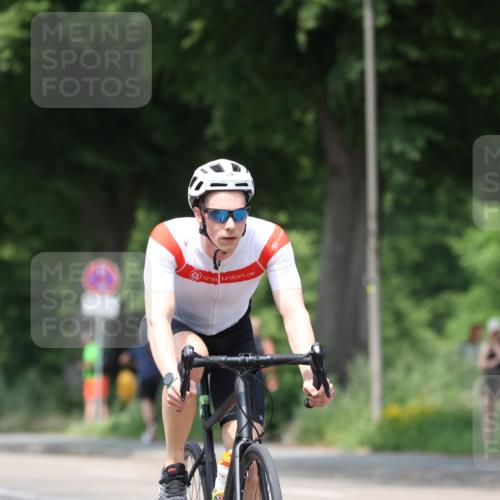15.06.2025 - 7 Türme Triathlon Yannick Fuchs http://msf.ph/oto/8016121 15.06.2025 13:29:07 Radfahren 653, 664, 680, 833 meine-sportfotos.de