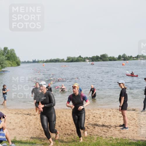 21.06.2025 - 27. Vierlanden-Triathlon MichiJ http://msf.ph/oto/8016123 15.06.2026 10:16:58 Schwimmen 471, 484, 551, 566, 567, 595, 610 meine-sportfotos.de