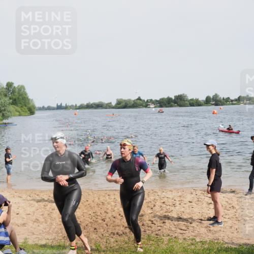 21.06.2025 - 27. Vierlanden-Triathlon MichiJ http://msf.ph/oto/8016132 15.06.2026 10:16:58 Schwimmen 471, 484, 551, 566, 567, 595, 610 meine-sportfotos.de