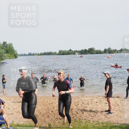 21.06.2025 - 27. Vierlanden-Triathlon MichiJ http://msf.ph/oto/8016138 15.06.2026 10:16:58 Schwimmen 471, 484, 551, 566, 567, 595, 610 meine-sportfotos.de