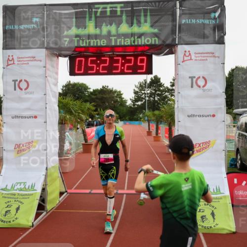 15.06.2025 - 7 Türme Triathlon Michael Strokosch http://msf.ph/oto/8016175 15.06.2025 15:23:29 Ziel 252 meine-sportfotos.de
