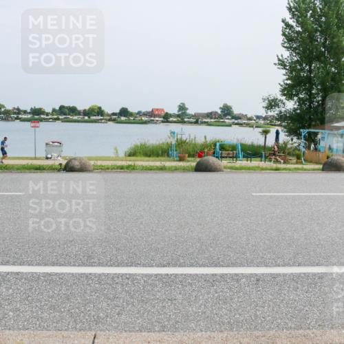 21.06.2025 - 27. Vierlanden-Triathlon H.Heesch http://msf.ph/oto/8016184 15.06.2025 11:56:06 Radfahren 832, 843 meine-sportfotos.de