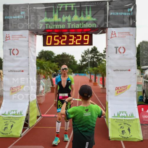 15.06.2025 - 7 Türme Triathlon Michael Strokosch http://msf.ph/oto/8016190 15.06.2025 15:23:29 Ziel 252 meine-sportfotos.de