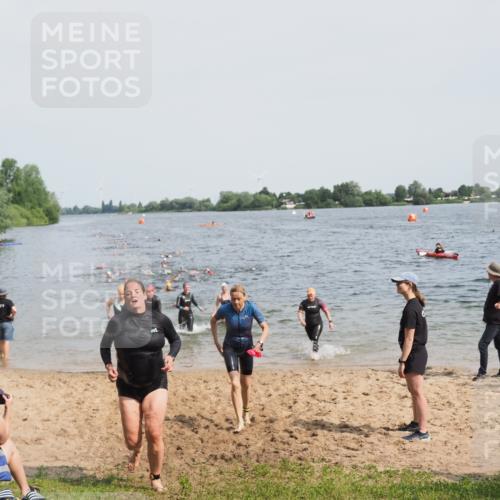 21.06.2025 - 27. Vierlanden-Triathlon MichiJ http://msf.ph/oto/8016222 15.06.2026 10:17:00 Schwimmen 471, 479, 484, 551, 566, 567, 595, 602, 610 meine-sportfotos.de