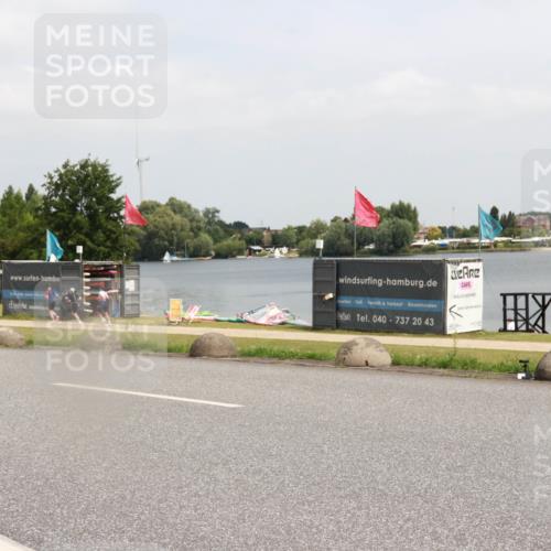 21.06.2025 - 27. Vierlanden-Triathlon H.Heesch http://msf.ph/oto/8016237 15.06.2025 12:04:30 Radfahren 725, 833, 901, 904, 954 meine-sportfotos.de