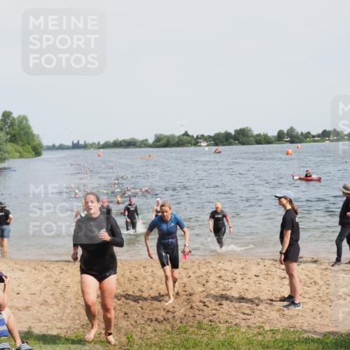 21.06.2025 - 27. Vierlanden-Triathlon MichiJ http://msf.ph/oto/8016239 15.06.2026 10:17:01 Schwimmen 471, 479, 484, 510, 551, 566, 567, 595, 602, 610 meine-sportfotos.de
