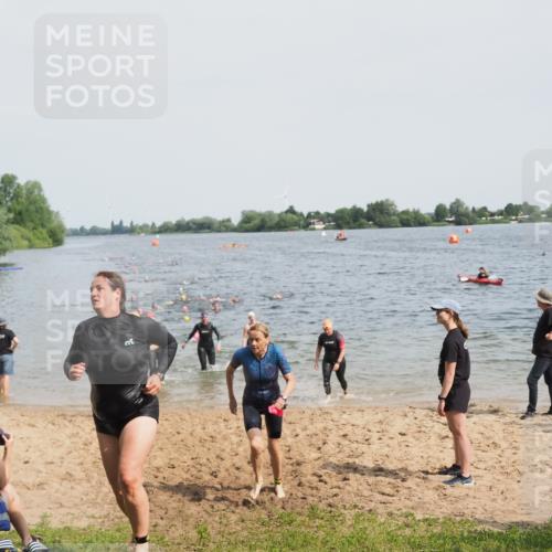 21.06.2025 - 27. Vierlanden-Triathlon MichiJ http://msf.ph/oto/8016265 15.06.2026 10:17:01 Schwimmen 471, 479, 484, 510, 551, 566, 567, 595, 602, 610 meine-sportfotos.de