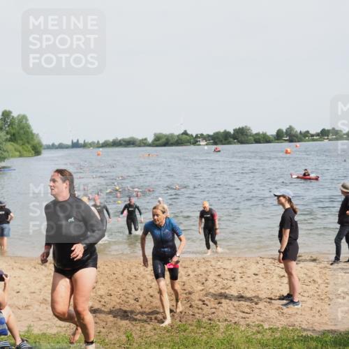 21.06.2025 - 27. Vierlanden-Triathlon MichiJ http://msf.ph/oto/8016283 15.06.2026 10:17:01 Schwimmen 471, 479, 484, 510, 551, 566, 567, 595, 602, 610 meine-sportfotos.de