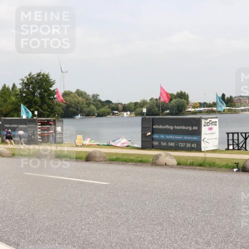21.06.2025 - 27. Vierlanden-Triathlon H.Heesch http://msf.ph/oto/8016285 15.06.2025 12:04:31 Radfahren 725, 833, 904 meine-sportfotos.de
