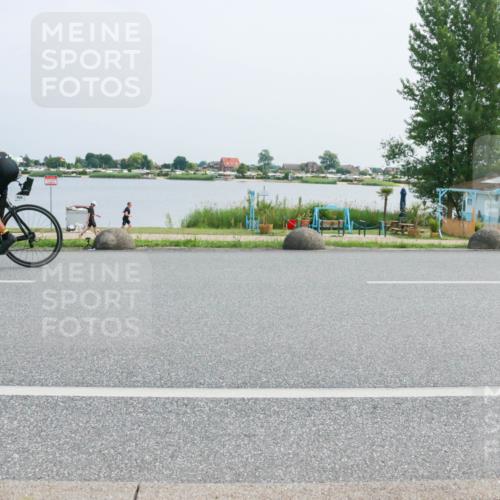 21.06.2025 - 27. Vierlanden-Triathlon H.Heesch http://msf.ph/oto/8016306 15.06.2025 11:56:24 Radfahren 830, 944 meine-sportfotos.de