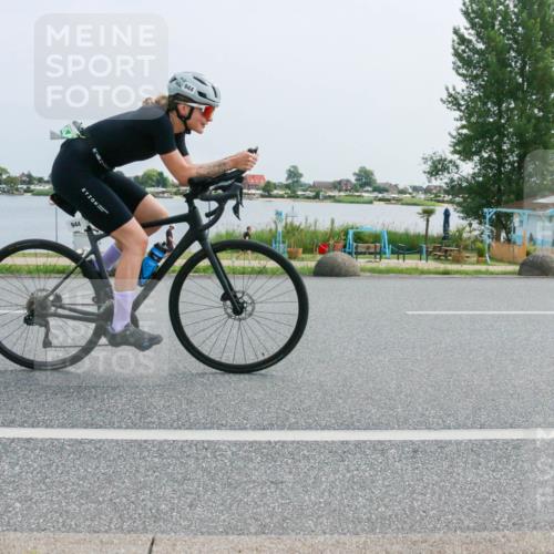 21.06.2025 - 27. Vierlanden-Triathlon H.Heesch http://msf.ph/oto/8016356 15.06.2025 11:56:25 Radfahren 830, 944 meine-sportfotos.de
