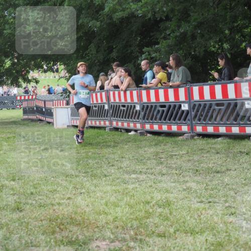 21.06.2025 - 27. Vierlanden-Triathlon KatJ http://msf.ph/oto/8016363 15.06.2025 13:14:55 Ziel 947 meine-sportfotos.de