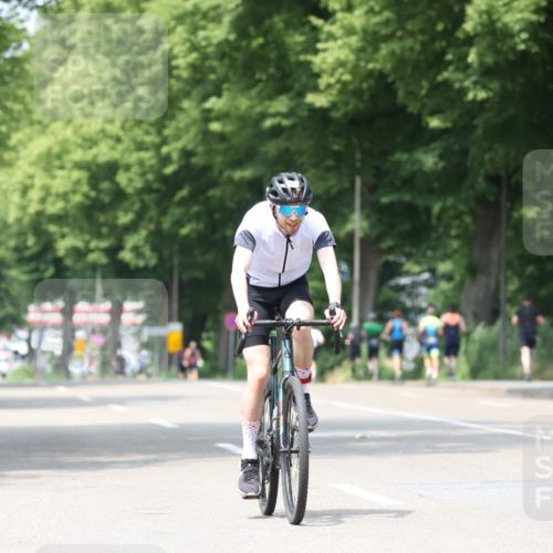 15.06.2025 - 7 Türme Triathlon Yannick Fuchs http://msf.ph/oto/8016398 15.06.2025 13:29:42 Radfahren 284, 499, 635, 707, 950 meine-sportfotos.de