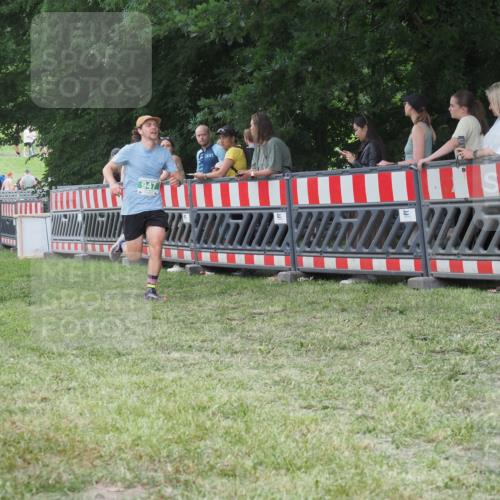 21.06.2025 - 27. Vierlanden-Triathlon KatJ http://msf.ph/oto/8016413 15.06.2025 13:14:56 Ziel 947 meine-sportfotos.de
