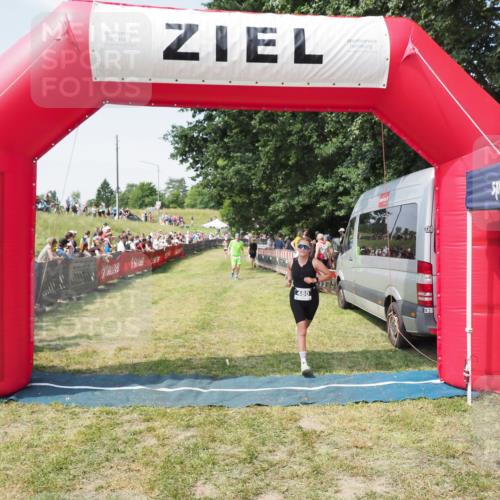 21.06.2025 - 27. Vierlanden-Triathlon MichiJ http://msf.ph/oto/8016416 15.06.2026 11:32:45 Ziel 391, 480, 487, 614 meine-sportfotos.de
