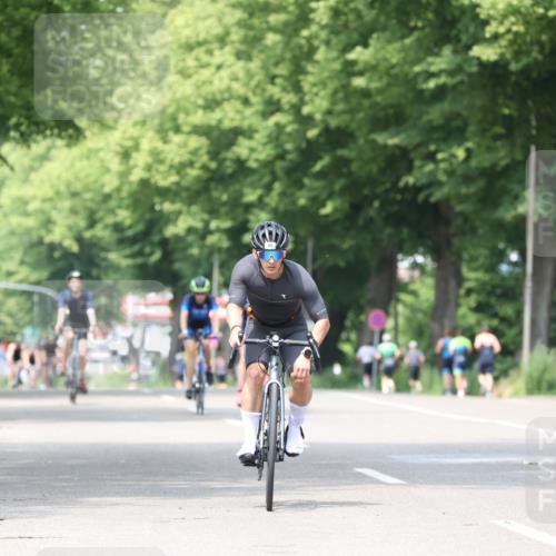 15.06.2025 - 7 Türme Triathlon Yannick Fuchs http://msf.ph/oto/8016427 15.06.2025 13:29:51 Radfahren 248, 302, 701, 818 meine-sportfotos.de