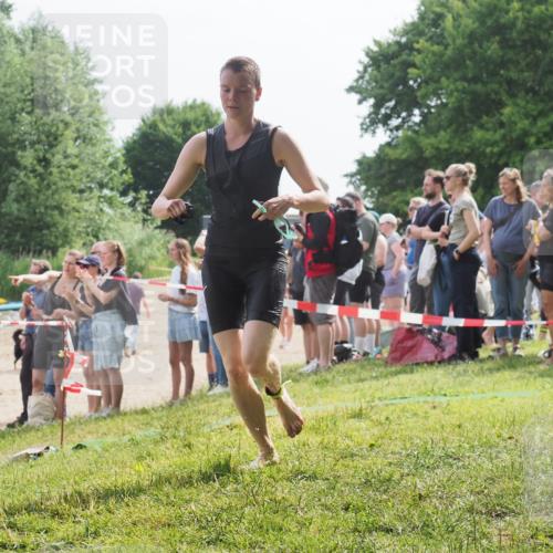15.06.2025 - 27. Vierlanden-Triathlon KatJ http://msf.ph/oto/8016440 15.06.2025 10:15:56 Schwimmen 483, 505, 547, 577, 590, 606, 612, 630 meine-sportfotos.de