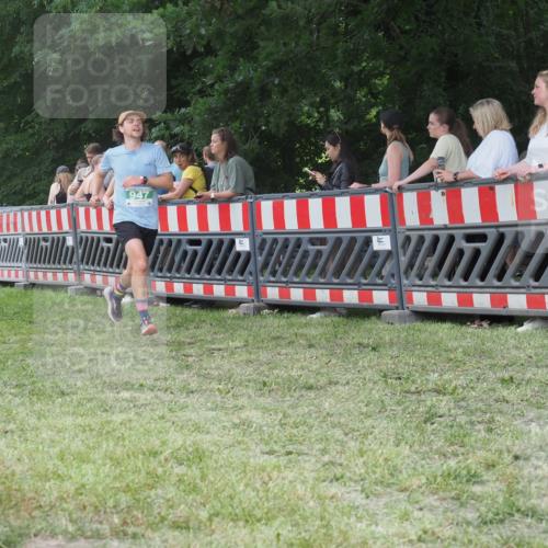 21.06.2025 - 27. Vierlanden-Triathlon KatJ http://msf.ph/oto/8016442 15.06.2025 13:14:56 Ziel 947 meine-sportfotos.de
