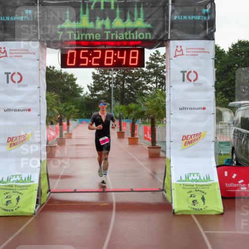 15.06.2025 - 7 Türme Triathlon Michael Strokosch http://msf.ph/oto/8016453 15.06.2025 15:28:48 Ziel  meine-sportfotos.de