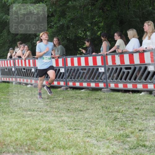21.06.2025 - 27. Vierlanden-Triathlon KatJ http://msf.ph/oto/8016467 15.06.2025 13:14:56 Ziel 947 meine-sportfotos.de