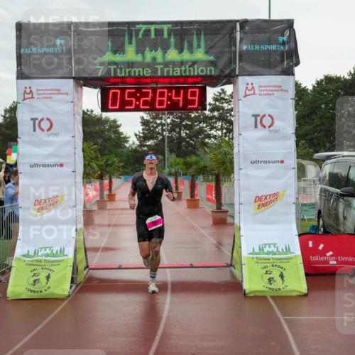15.06.2025 - 7 Türme Triathlon Michael Strokosch http://msf.ph/oto/8016476 15.06.2025 15:28:49 Ziel  meine-sportfotos.de