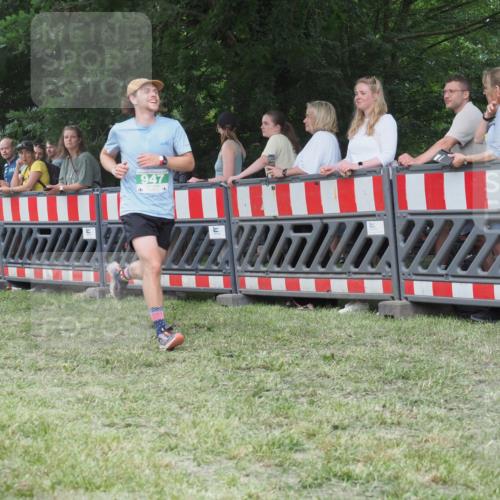21.06.2025 - 27. Vierlanden-Triathlon KatJ http://msf.ph/oto/8016513 15.06.2025 13:14:57 Ziel 947 meine-sportfotos.de