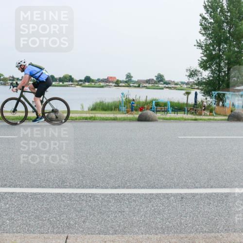 21.06.2025 - 27. Vierlanden-Triathlon H.Heesch http://msf.ph/oto/8016521 15.06.2025 11:56:57 Radfahren 209, 729, 766 meine-sportfotos.de