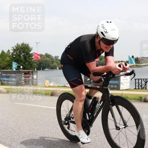 21.06.2025 - 27. Vierlanden-Triathlon H.Heesch http://msf.ph/oto/8016540 15.06.2025 12:04:51 Radfahren 252, 913 meine-sportfotos.de
