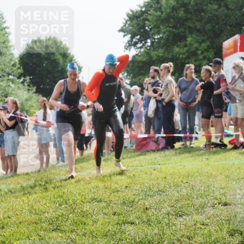 15.06.2025 - 27. Vierlanden-Triathlon KatJ http://msf.ph/oto/8016586 15.06.2025 10:16:01 Schwimmen 505, 547, 577, 606, 612, 630 meine-sportfotos.de