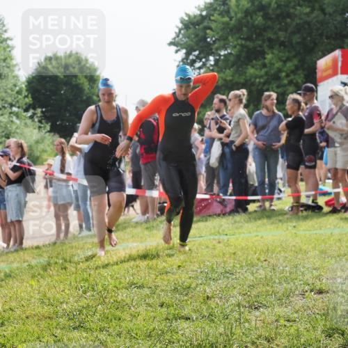 15.06.2025 - 27. Vierlanden-Triathlon KatJ http://msf.ph/oto/8016616 15.06.2025 10:16:02 Schwimmen 505, 547, 606, 612, 630 meine-sportfotos.de
