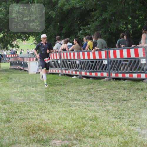 21.06.2025 - 27. Vierlanden-Triathlon KatJ http://msf.ph/oto/8016712 15.06.2025 13:15:34 Ziel 77, 722 meine-sportfotos.de