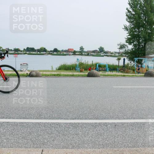 21.06.2025 - 27. Vierlanden-Triathlon H.Heesch http://msf.ph/oto/8016782 15.06.2025 11:57:30 Radfahren 673, 693, 964 meine-sportfotos.de