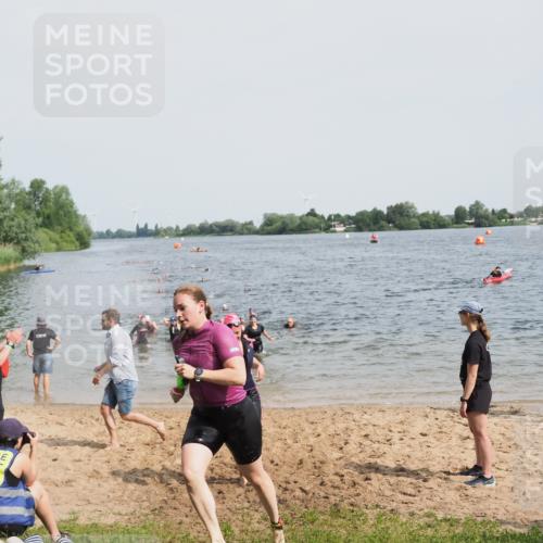 21.06.2025 - 27. Vierlanden-Triathlon MichiJ http://msf.ph/oto/8016785 15.06.2026 10:17:17 Schwimmen 510, 529, 556, 575, 581, 584 meine-sportfotos.de