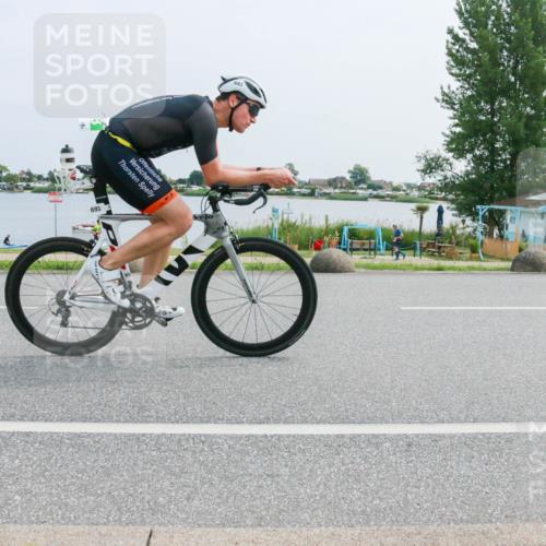 21.06.2025 - 27. Vierlanden-Triathlon H.Heesch http://msf.ph/oto/8016824 15.06.2025 11:57:32 Radfahren 673, 693, 964 meine-sportfotos.de