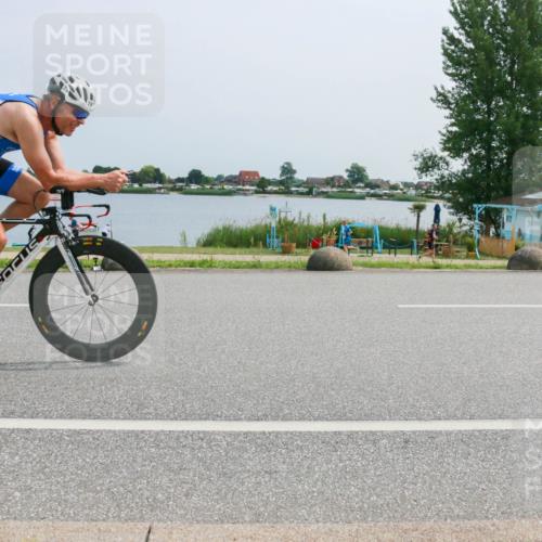 21.06.2025 - 27. Vierlanden-Triathlon H.Heesch http://msf.ph/oto/8016841 15.06.2025 11:57:38 Radfahren 655, 792, 798, 858, 958 meine-sportfotos.de