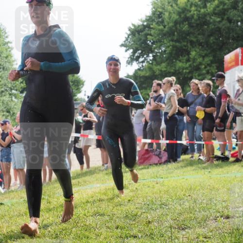 15.06.2025 - 27. Vierlanden-Triathlon KatJ http://msf.ph/oto/8016860 15.06.2025 10:16:21 Schwimmen 477, 489, 494, 523, 526, 611 meine-sportfotos.de