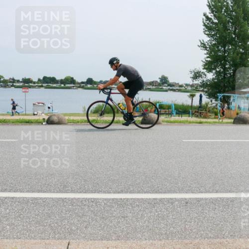 21.06.2025 - 27. Vierlanden-Triathlon H.Heesch http://msf.ph/oto/8016875 15.06.2025 11:57:39 Radfahren 655, 792, 798, 858, 954, 958 meine-sportfotos.de