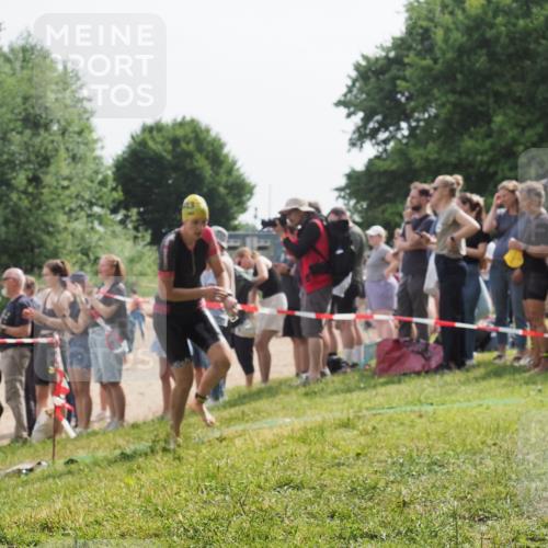 15.06.2025 - 27. Vierlanden-Triathlon KatJ http://msf.ph/oto/8016879 15.06.2025 10:16:23 Schwimmen 477, 489, 494, 523, 526, 611, 634 meine-sportfotos.de