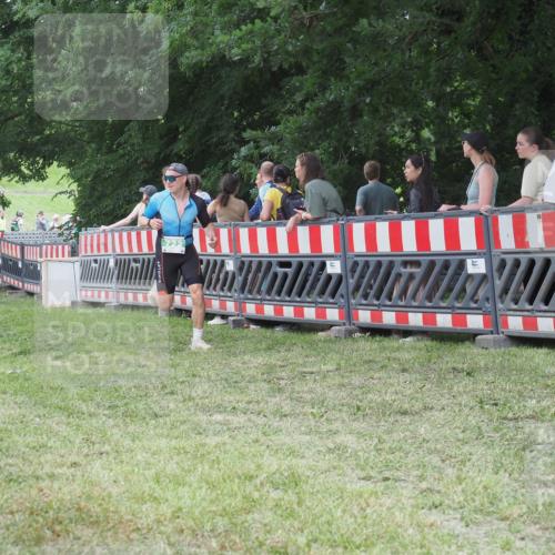 21.06.2025 - 27. Vierlanden-Triathlon KatJ http://msf.ph/oto/8016902 15.06.2025 13:15:40 Ziel 722 meine-sportfotos.de