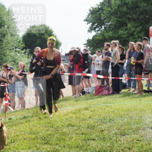 15.06.2025 - 27. Vierlanden-Triathlon KatJ http://msf.ph/oto/8016924 15.06.2025 10:16:25 Schwimmen 477, 487, 489, 494, 499, 523, 526, 574, 611, 614, 634 meine-sportfotos.de