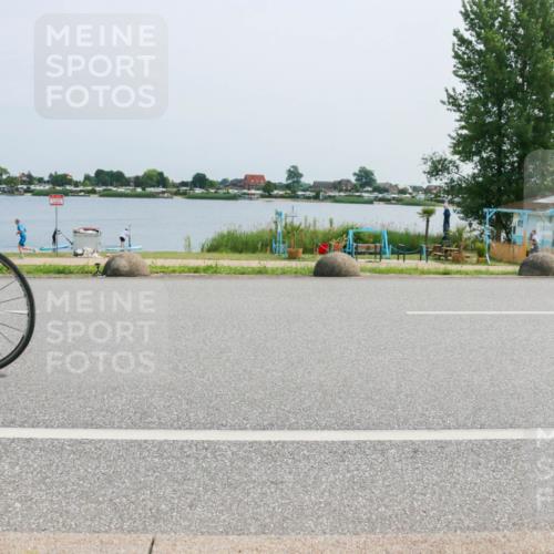 21.06.2025 - 27. Vierlanden-Triathlon H.Heesch http://msf.ph/oto/8016989 15.06.2025 11:57:44 Radfahren 655, 804, 858, 904, 954, 958 meine-sportfotos.de