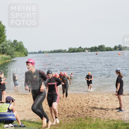 21.06.2025 - 27. Vierlanden-Triathlon MichiJ http://msf.ph/oto/8017011 15.06.2026 10:17:30 Schwimmen 485, 488, 492, 519, 529, 532, 552, 557, 562, 572, 582, 588, 594, 626 meine-sportfotos.de