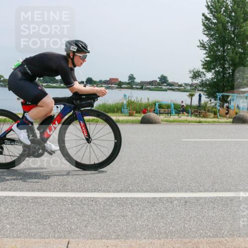 21.06.2025 - 27. Vierlanden-Triathlon H.Heesch http://msf.ph/oto/8017049 15.06.2025 11:57:45 Radfahren 655, 804, 833, 904, 954, 958 meine-sportfotos.de